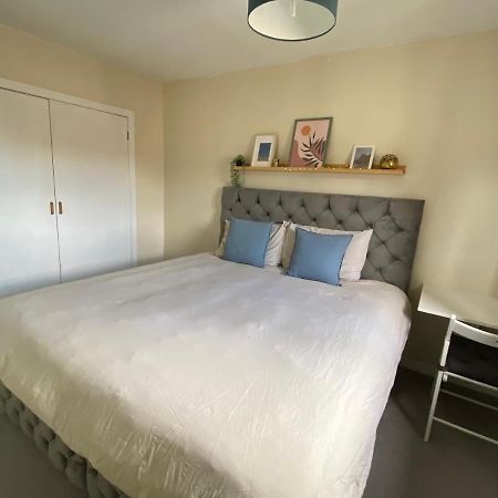 Cozy Bedroom In Shared Accommodation With Free Parking Edinburgh Exterior photo