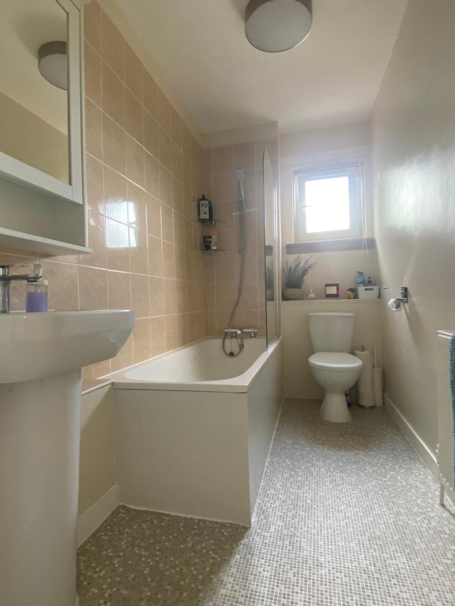 Cozy Bedroom In Shared Accommodation With Free Parking Edinburgh Exterior photo